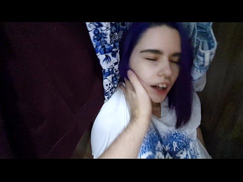 ❤️ Aimsíodh mo SIS sa closet agus chabhraigh sí cum Just a porn uainn ga.novoporn.ru ❌